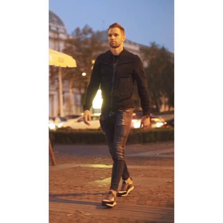 ヘスス・フェルナンデス・コラードのインスタグラム：「#throwback 🎥 Dinner time !!😋🍝🦞🍤🍷🙌🏼 @_meroje #shortclip #lifestyle」