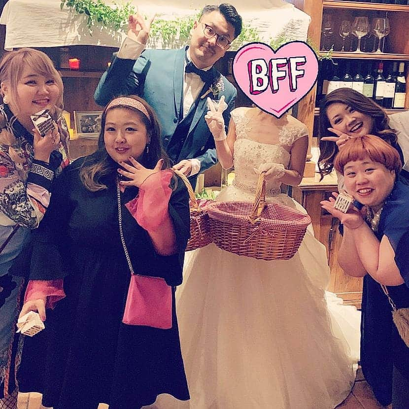 ミナコさんのインスタグラム写真 - (ミナコInstagram)「💙❤作家の北村さん💙❤結婚パーチー🍑🍑🍑🍑🍑🍑🍑🍑🍑🍑🍑🍑🍑🍑🍑最高でした💟💟💟💟💟」3月26日 2時57分 - mi7kooooo