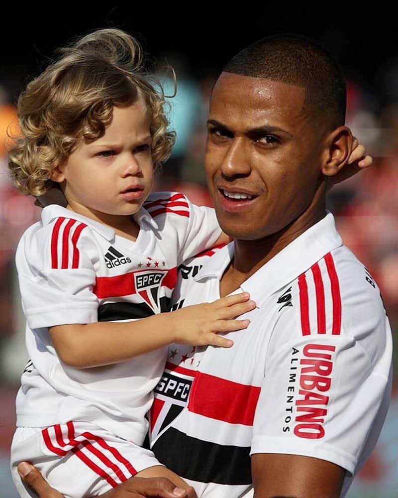 São Paulo FCさんのインスタグラム写真 - (São Paulo FCInstagram)「Fala aí, @brunoalves59: a base vem como?! #TricolorDesdeSempre 🇾🇪❤️ ‪⠀⠀⠀⠀⠀⠀⠀⠀⠀‬ 📸 Paulo Pinto / saopaulofc.net」3月26日 3時17分 - saopaulofc