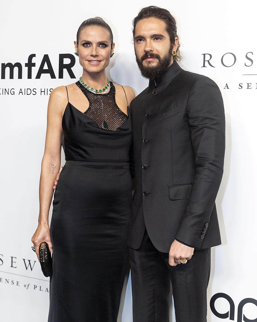 Just Jaredさんのインスタグラム写真 - (Just JaredInstagram)「@heidiklum stuns in @versace at the @amfar Hong Kong gala with fiancé Tom Kaulitz! #HeidiKlum #TomKaulitz #amfAR Photos: Getty, WENN」3月26日 3時21分 - justjared