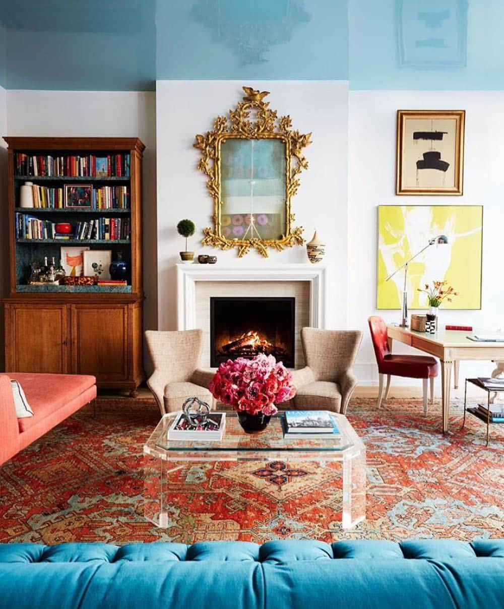 Harper's BAZAARさんのインスタグラム写真 - (Harper's BAZAARInstagram)「Would you paint your home ceilings for a blue sky view every day? #regram @housebeautiful/ photography by @thomasloof」3月26日 3時28分 - harpersbazaarus