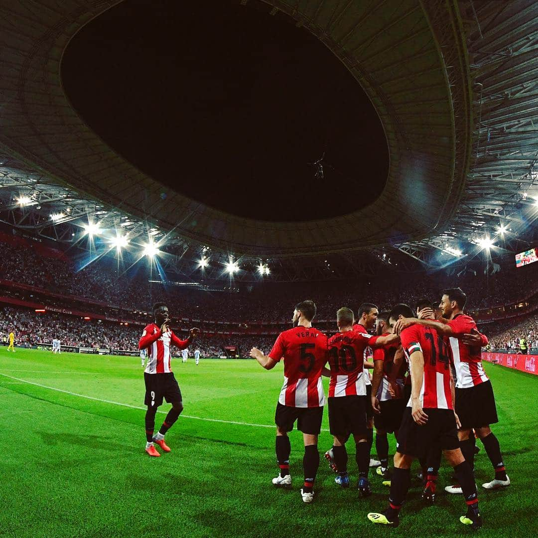 LFPさんのインスタグラム写真 - (LFPInstagram)「San Mames, the black hole of football! ❤️🌌 • #Athletic #LaLigaSantander #LaLiga」3月26日 3時37分 - laliga