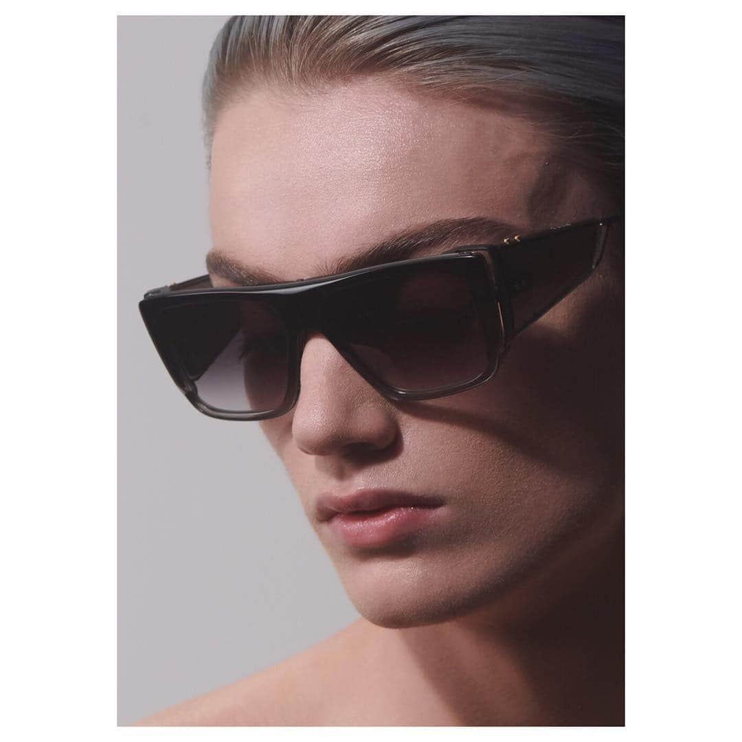 ディタのインスタグラム：「Introducing the DITA Souliner-One. A statement frame that celebrate's DITA's heritage of iconic supersized frame and technical construction methods. #DITAeyewear #DITAsunglasses」