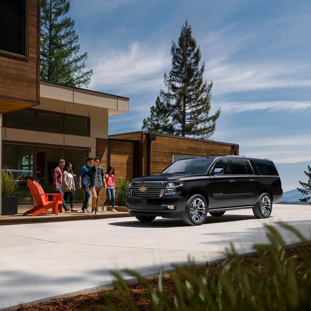 シボレーのインスタグラム：「Finally something that impresses the whole family. #ChevySuburban」