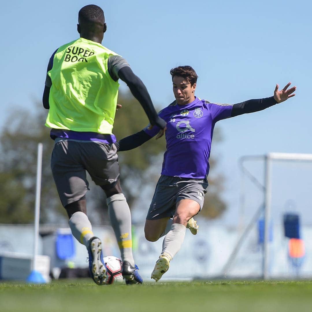 オリベル・トーレスのインスタグラム：「Back on training 👟⚽️」