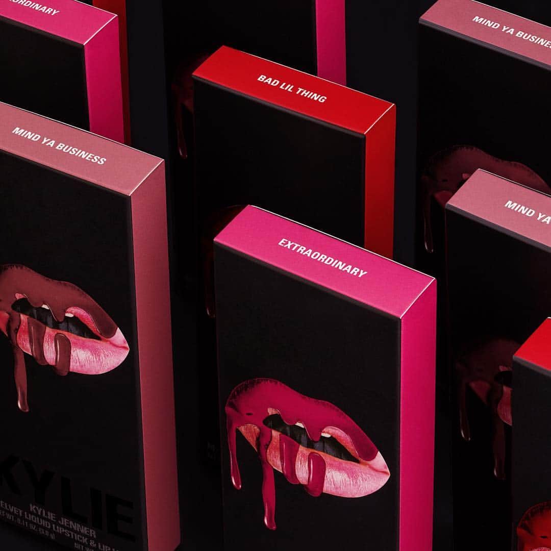 Kylie Cosmeticsさんのインスタグラム写真 - (Kylie CosmeticsInstagram)「Get ready for 3 NEW LIP KITS to drop on the site! 😍EXTRAORDINARY matte, BAD LIL THING matte and MIND YA BUSINESS velvet! Friday at 3pm pst! 🛍」3月26日 4時50分 - kyliecosmetics