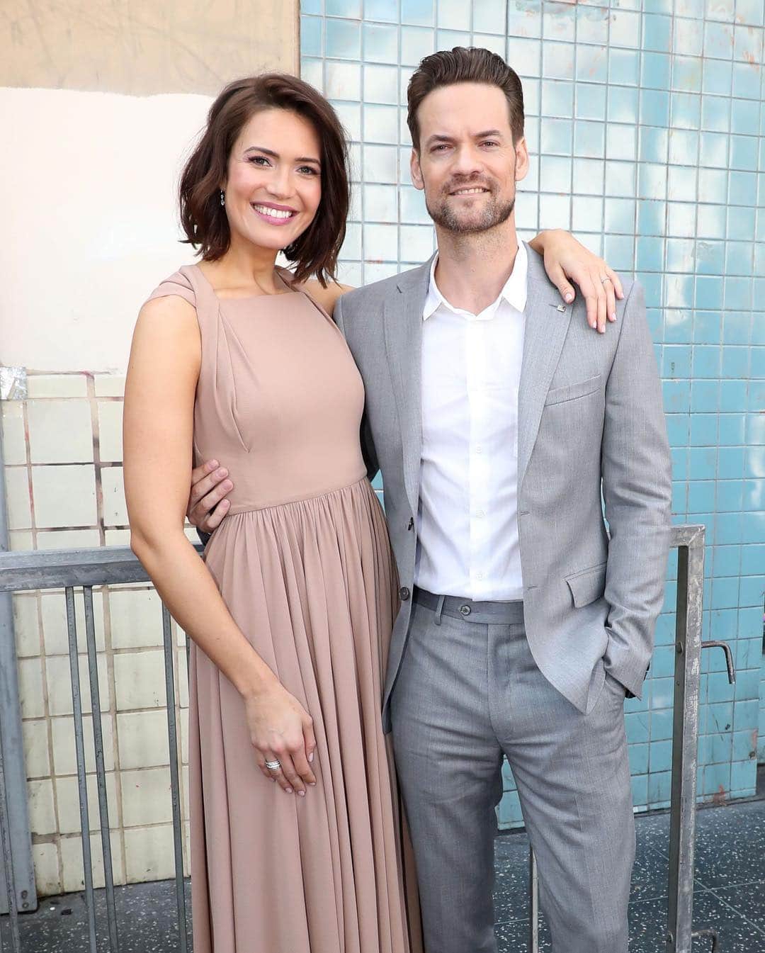 E! Onlineさんのインスタグラム写真 - (E! OnlineInstagram)「Mandy Moore's bucket list is officially complete with a star on the Hollywood Walk of Fame and the support of Shane West. (📷: Shutterstock/Getty Images)」3月26日 4時50分 - enews