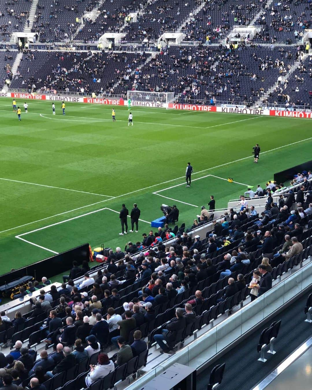 ライアン・メイソンさんのインスタグラム写真 - (ライアン・メイソンInstagram)「Yesterday was an amazing day and I’m honoured to be part of such a historic moment for our football club. It couldn’t have gone any better!  Memories made 💙」3月26日 5時16分 - ryan8mason