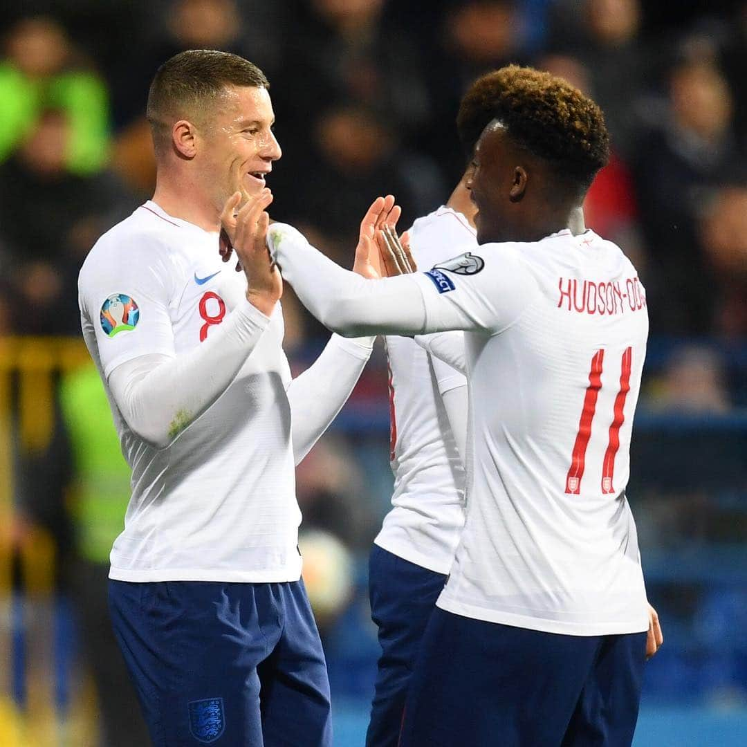 チェルシーFCさんのインスタグラム写真 - (チェルシーFCInstagram)「@Calteck10 👉 @RossBarkley! An @England goal made in Chelsea! ⚽️👌 #CFC #Chelsea」3月26日 5時42分 - chelseafc