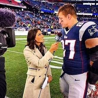 ジェニー・デルさんのインスタグラム写真 - (ジェニー・デルInstagram)「@gronk was a blast to cover as a reporter, but even more fun to watch on the field! The #NewEngland community is a better place because  of him. Congrats on a great career!」3月26日 6時03分 - jennydell_