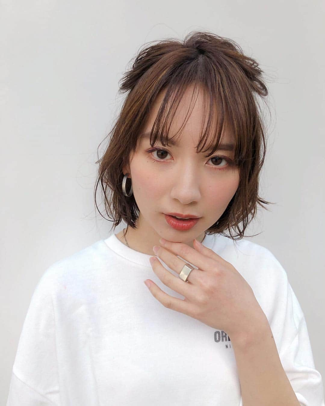 ヘアメイク&ネイル専門店 アトリエはるかさんのインスタグラム写真 - (ヘアメイク&ネイル専門店 アトリエはるかInstagram)「. 【アトリエはるかおすすめメイク】 . オレンジ🧡×パープル💜 . . こちらは、 竹迫 実華（@atelierharuka_miharu）が担当しました!! モデルさんはずずかさん（@suppiii401） . . #アトリエはるか  #ヘアアレンジ  #ヘアセット #ヘアメイク  #結婚式  #花嫁  #プレ花嫁  #サロンモデル  #カラーメイク #春メイク #メイク #名古屋  #渋谷  #新宿  #池袋  #横浜  #有楽町  #なんば  #心斎橋  #天神  #hairarrange  #bridal  #헤어  #헤어스타일  #헤어세트  #헤어어레인지 #결혼  #신부  #결혼식  #发型」3月26日 6時13分 - atelierharuka_official