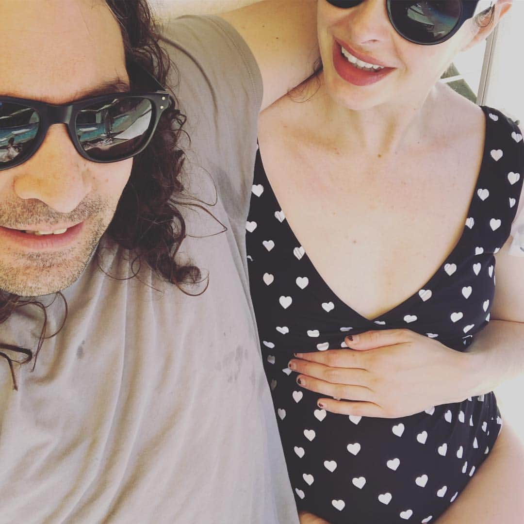 クリステン・リッターさんのインスタグラム写真 - (クリステン・リッターInstagram)「🌴👶🏻🌚」3月26日 6時34分 - therealkrystenritter