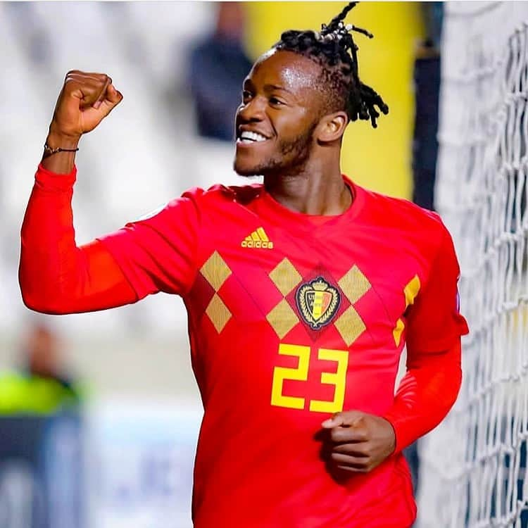 ミシー・バチュアイさんのインスタグラム写真 - (ミシー・バチュアイInstagram)「🦇🇧🇪」3月26日 6時49分 - mbatshuayi