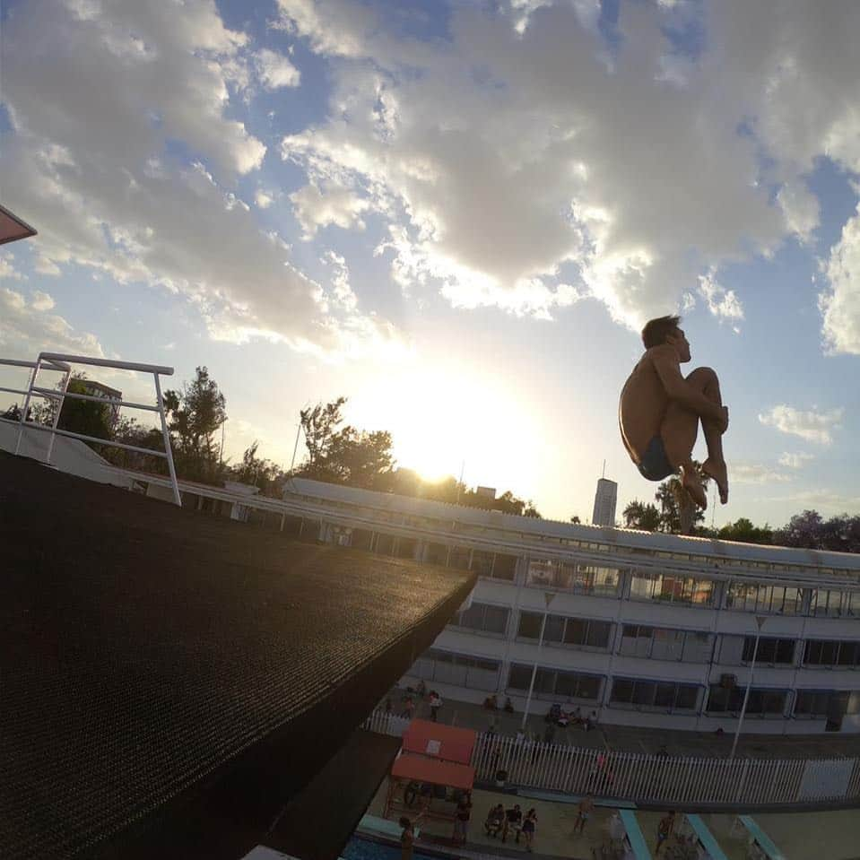 イヴァン・ガルシアさんのインスタグラム写真 - (イヴァン・ガルシアInstagram)「Inicio de semana con el cielo como límite💪🏻 📸 @jonathanparedes89 💪🏻」3月26日 6時44分 - ivangarciapollo