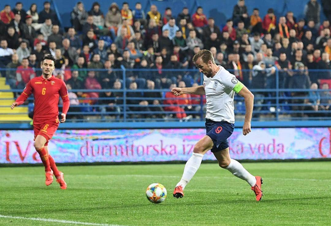 ハリー・ケインのインスタグラム：「Good character shown by the team tonight. Important to get the win and put in the performance we did 🦁🦁🦁 #Euro2020」