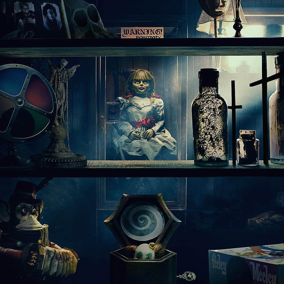 ジェームズ・ワンのインスタグラム：「OK, maybe she has snuck cameos in my other recent films (which I won’t confirm or deny), BUT... she’ll very definitely be up front and center on this one! The real next chapter of THE CONJURING Universe. On June 28th #AnnabelleComesHome  Directed by Gary Dauberman」