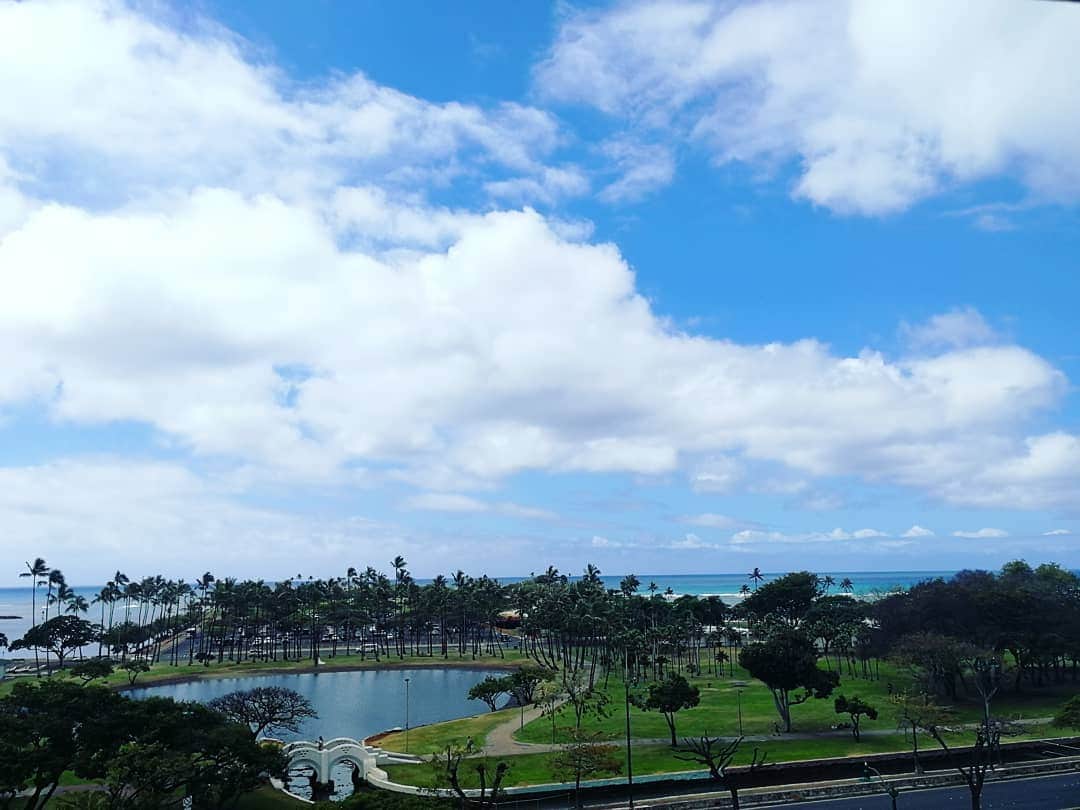 杉山由紀子さんのインスタグラム写真 - (杉山由紀子Instagram)「Hawaiiー🌊💖 * やっぱり最高💖💖 * * #Hawaii #ハワイ #アラモワナ #マリポサ #ランチ #lunch #sea #sky #love」3月26日 7時35分 - yukikosugiyama