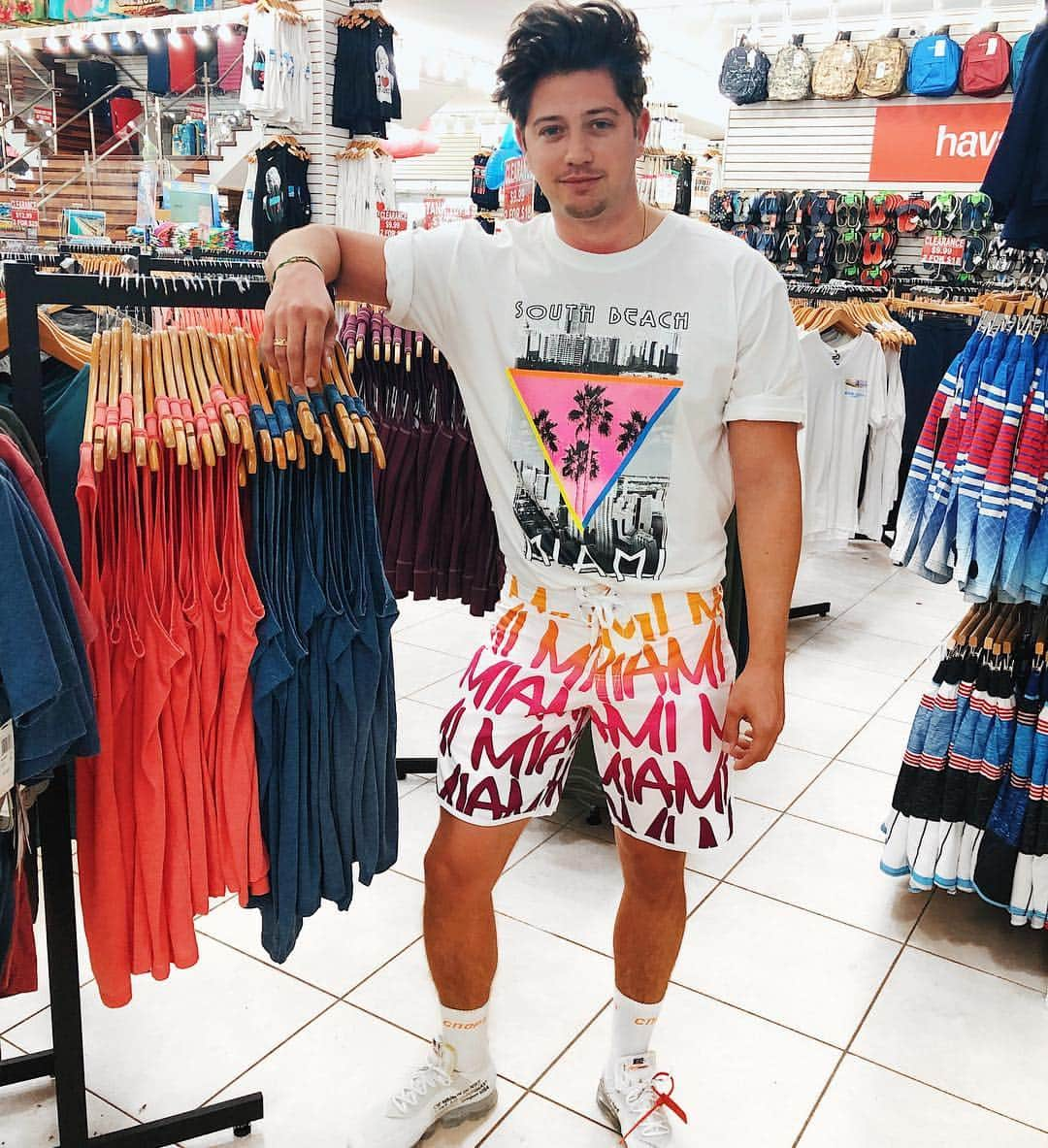 クリス・ギャルヤさんのインスタグラム写真 - (クリス・ギャルヤInstagram)「Just fashioning so hard rn don’t sleep on gift shop drip. You can purchase these at a gift shop near you probably」3月26日 7時36分 - chrisgalya