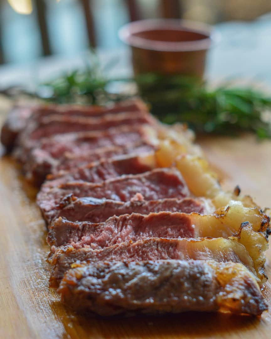 Eataly Brasilさんのインスタグラム写真 - (Eataly BrasilInstagram)「A noite de terça-feira é com bife de Chorizo pela metade do preço e Workshop gratuito de carnes aqui no Bistecca! . . . Continuamos com Le Notti di Eataly em nossos restaurantes, com pratos e preços especiais. Nessa terça-feira, a partir das 19h, a chef Beatrice Miranda dá dicas e explica a preparação de uma peça de contra-filé e suas variações em um Workshop gratuito e sem inscrição. Além disso, teremos bife de Chorizo com 50% de desconto no horário do jantar! Vai perder? Vem pro restaurante Bistecca aproveitar!  #EatalySP #SouEatalyano #RestauranteBistecca #LeNottidiEataly」3月26日 7時39分 - eatalybr