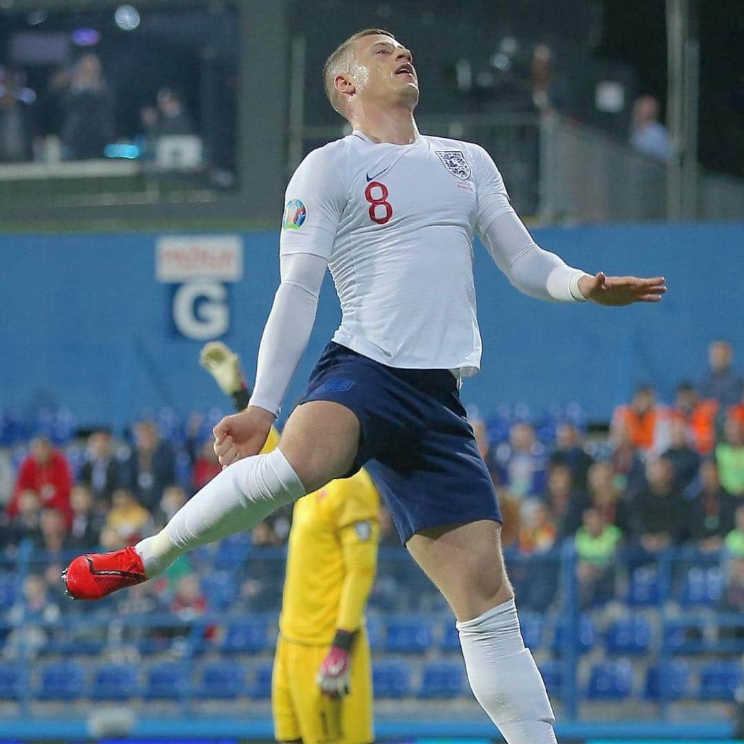 ロス・バークリーさんのインスタグラム写真 - (ロス・バークリーInstagram)「Brilliant result tonight! Great week away with @England. 🦁🙌🏻」3月26日 8時01分 - rossbarkley