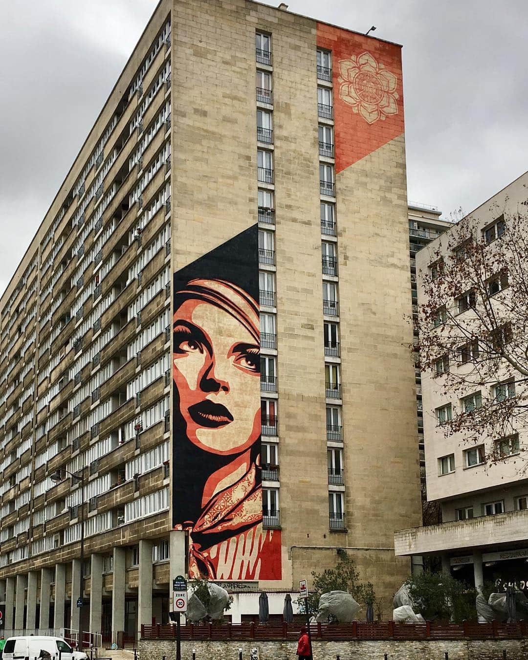 Shepard Faireyさんのインスタグラム写真 - (Shepard FaireyInstagram)「Thank you @djeepthejedi for this great shot of my Rise Above Rebel mural in Paris! I painted this mural back in 2012, and I'm proud that it's still up and looking good. Special thanks to @galerie_itinerrance, @mairie13paris, and @butterflyartnews for organizing this project! - Shepard ⠀⠀⠀⠀⠀⠀⠀⠀⠀ #Repost @djeepthejedi ・・・ 🚶🏻‍♂️Sunday walk through the #StreetArt13 parcours in #Paris 🇫🇷 Feat. @Galerie_Itinerrance and more...」3月26日 8時10分 - obeygiant
