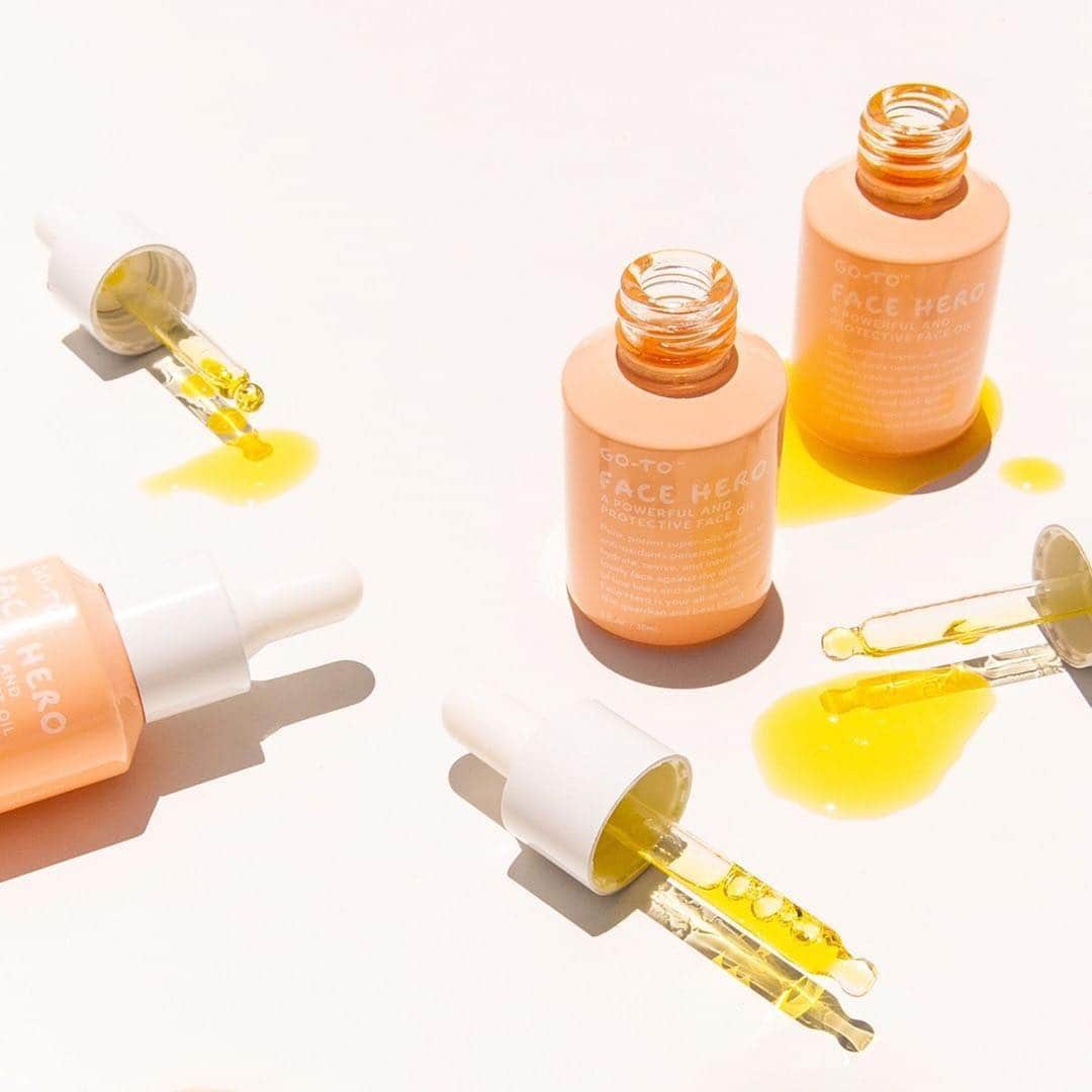 のインスタグラム：「#Regram @GoToSkincare ・・・ . ✔️ Deeply nourishing. ✔️ Glowy, bouncy base for makeup. ✔️ 10 potent plant and nut oils. ✔️ Sinks in fast. Zero residue. ✔️ Antioxidants. Lots of ‘em. ✔️ Fights off fine lines, dark spots, dryness. ✔️ Calms, soothes, balances. ✔️ Dermatologically tested to be suitable for sensitive skin.  Get Face Hero from @Sephora 🇺🇸 or by shining the Bat-Signal directly into the night sky. #CleanAtSephora」