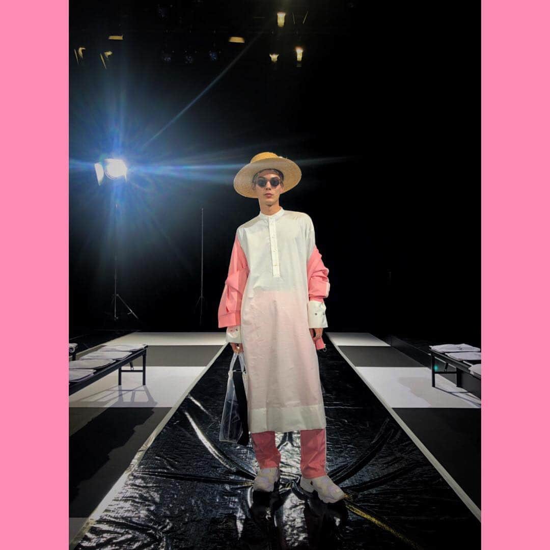 岩崎拓馬さんのインスタグラム写真 - (岩崎拓馬Instagram)「🌸🌸🌸🌸 . Amazon fashion weekラストは 大好きなCINOHのショーへ ステキなショーで締めくくれた🥺 桜なコーディネートで🌸 . . . #ブランドはタグ付け #photo #ootd #fashion #pink #boy #man #japanese #malemodel #model #happytime」3月26日 18時32分 - happy_takuma