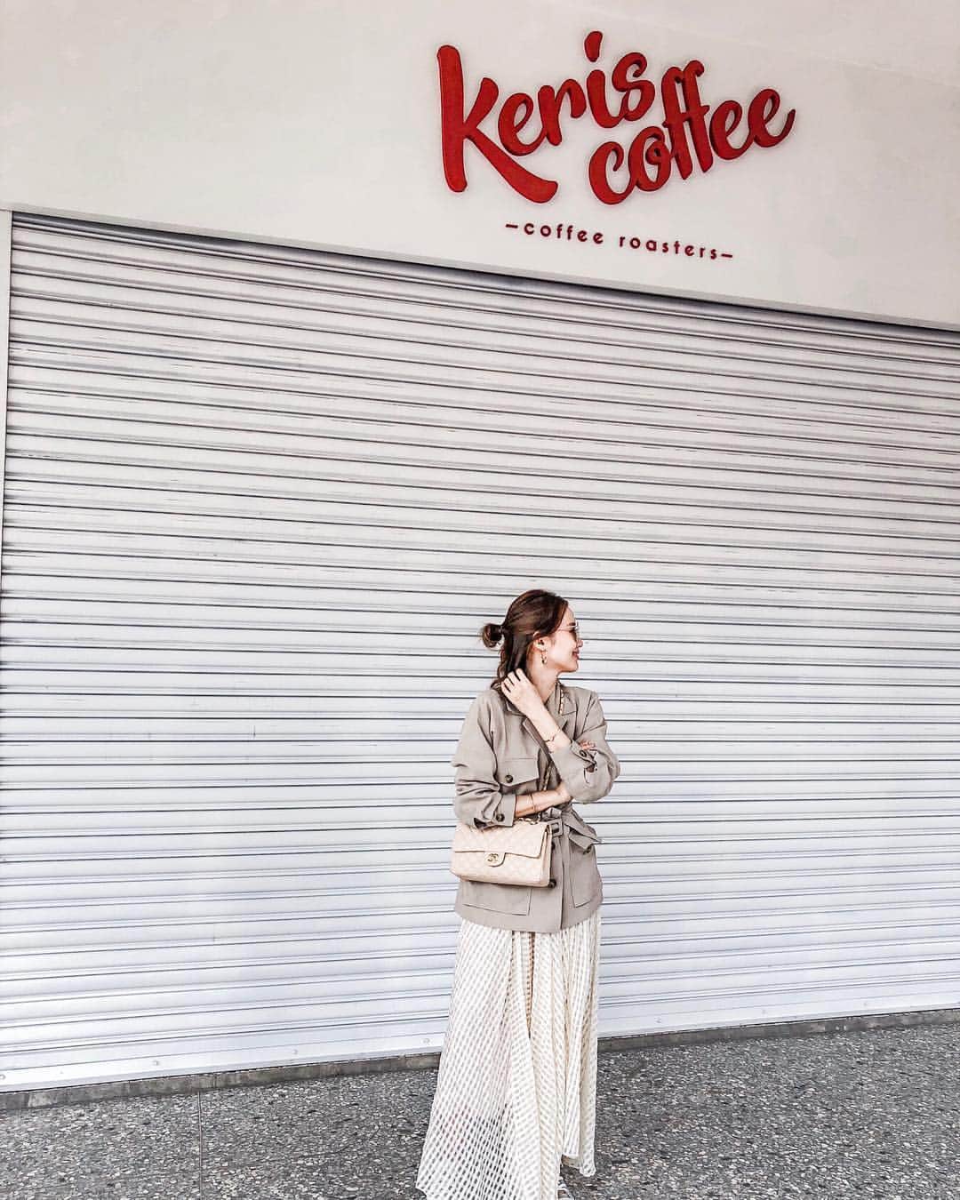Lilian莉安さんのインスタグラム写真 - (Lilian莉安Instagram)「傻眼⋯專程來居然沒開😂 OOTD All by⋯ @dazzlingdazzlin  #dazzlingdazzlin #outfits #ootd #springlook #whatiwore #converse」3月26日 18時33分 - itslilian1002