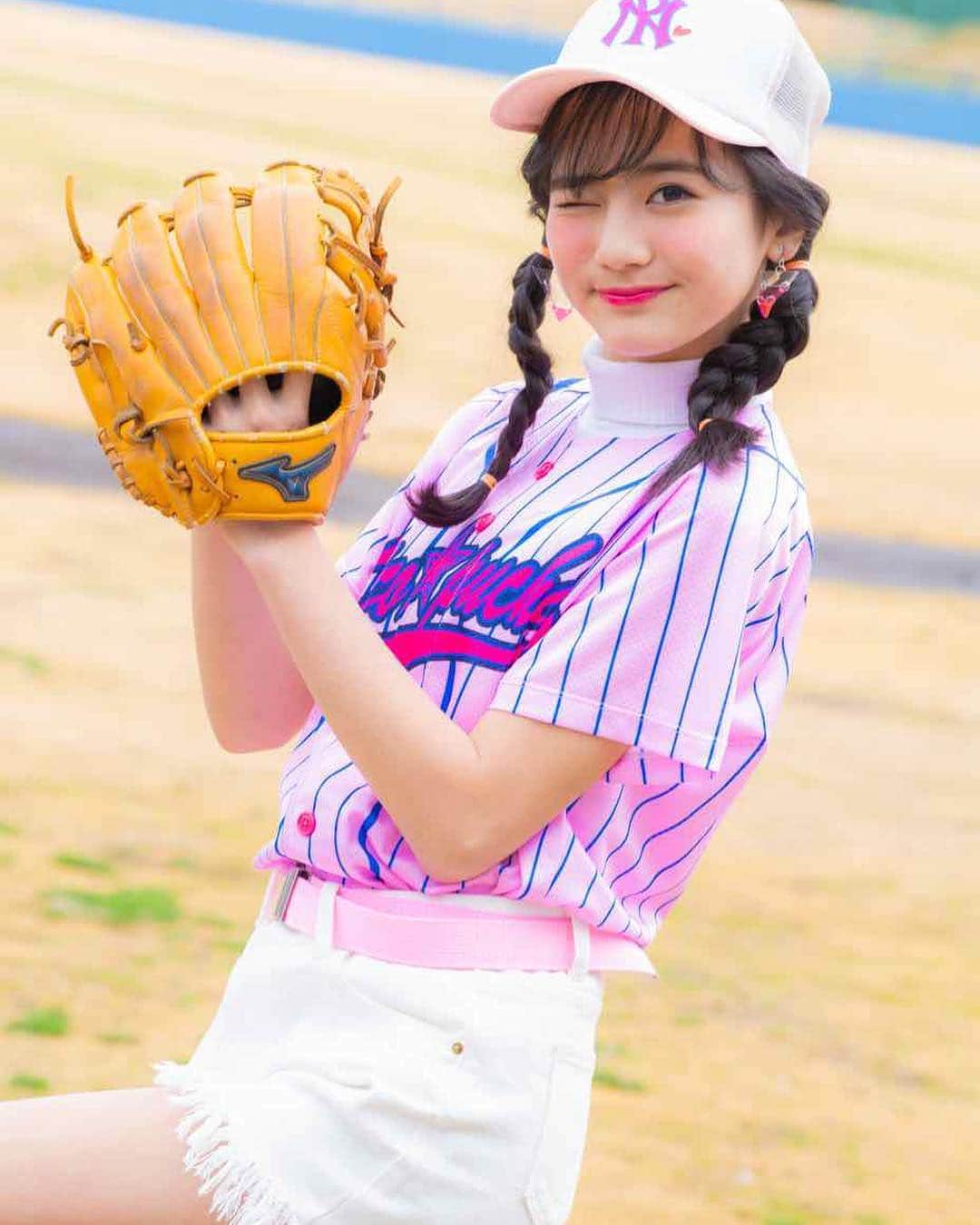ニコ☆プチのインスタグラム：「4月28日に行われるプチ☆コレ9のテーマはセンバツオシャレ甲子園⚾️ オープニングムービーに出演する9人の選手を発表するよ👏  一人目は… 魔球を放つエンターテイナー 背番号6 ルキ‼️ 持ち前の明るさでプチ☆コレを盛り上げる✨  二人目の選手の発表もお楽しみに💞  #ニコプチ #プチコレ #関谷瑠紀 #プチコレ9」