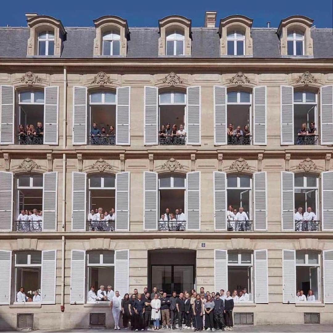 のインスタグラム：「It's already been 1 year at @dior men 🌪❤️」
