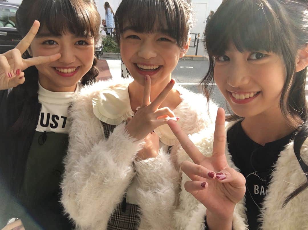 ニコ☆プチのインスタグラム：「▷▷▷ めあここねねが取り合いっこした写真もどーぞ🥰🥰 ▷ 🧡01-03 photo by @yamauchi_nene 💜04-05 photo by @cocoha_abe 💗06-08 photo by @meari__hayashi ▷ ▷ ▷ #山内寧々  #阿部ここは  #林芽亜里  #同期」