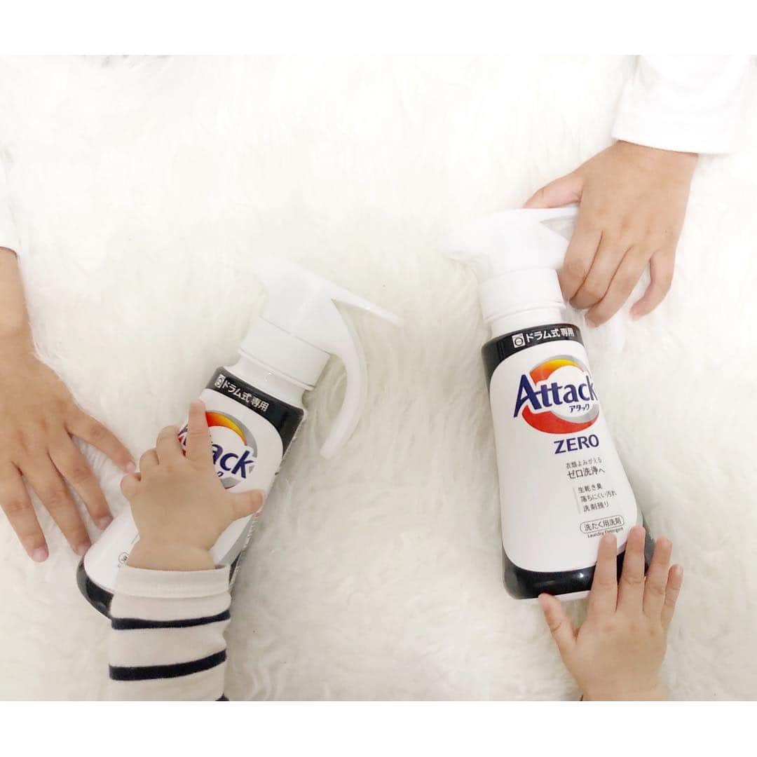 ᴋᴀɴᴀᴋöさんのインスタグラム写真 - (ᴋᴀɴᴀᴋöInstagram)「洗浄力、消臭力などが パワーアップした 『アタックZERO』が 4月に新発売‼️ * この新ボトルが…すっごく便利なんです❤️ * ワンハンドプッシュで、洗濯の量に合わせて 片手で簡単に洗剤を 投入できちゃいます🌈✨ * こんなボトル待ってたー👏🏻💕 本当に使いやすいです‼️ * 花王アタックのモニターに参加して使用しました✨ @kao_attack_jp * #アタックZERO #アタックゼロ #洗濯愛してる会 #ドラム式洗濯機 #ワンハンドプッシュ #ママリ #PR」3月26日 19時14分 - kanakokko_34_