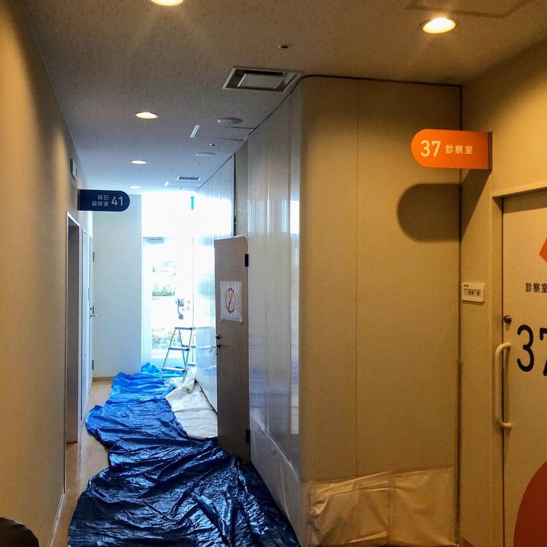 株式会社ダイワさんのインスタグラム写真 - (株式会社ダイワInstagram)「今回、病院の診察室増設工事にて、⠀ 工事区分に仮設間仕切りが必要となり、プラットウォールで挑戦しました(^_^)⠀ うちの古川チームが頑張ってうまいとこ完成しました＼(^o^)／⠀ #ビケメン #佐賀 #改修 #プラットウォール #足場」3月26日 19時15分 - daiwa_ashiba