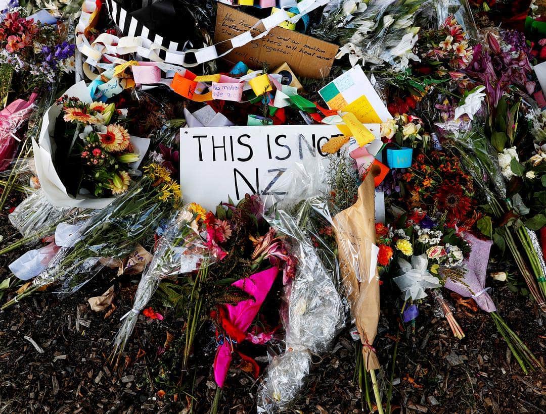 ONE MEDIAさんのインスタグラム写真 - (ONE MEDIAInstagram)「.﻿﻿ 3月15日、ニュージーランド・クライストチャーチのモスク（イスラム教礼拝所）で銃撃事件が起き、約100人が死傷した。﻿﻿ それに対し、同日ジャシンダ・アーダーン首相はこのような声明を発表した。﻿﻿ ﻿﻿ 出典：CNN New Zealand PM full speech: 'This can only be described as a terrorist attack'（一部抜粋）﻿﻿ ﻿﻿ ﻿ #prayfornewzealand あなたがニュージーランドに届けたい言葉をコメントしてね🤝﻿ ﻿ ﻿ #ムスリム #クライストチャーチ #政治 #wearewithyou #socialissues #prayforchristchurch #ニュース #人物写真 #prayfornewzealand #学び #christchurchnz #ポートレート写真 #格言 #外国 #ニュージーランド #worldnews #平和 #quotestoinspire #名言 ﻿」3月26日 19時16分 - onemediajp