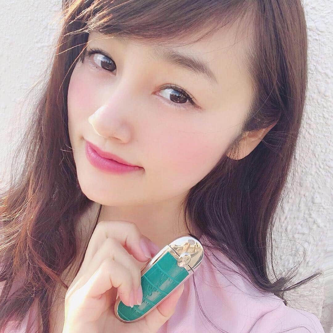 野村日香理さんのインスタグラム写真 - (野村日香理Instagram)「撮影終了🎬 オーディション前にゆいちゃんからもらったゲランのイットカラーコレクションのマットなリップ塗ってみたよ💓 レザーケースにhikariって刻印が入っていて1080通りのカスタマイズと刻印が出来るんだよ✨ （※刻印はラブティックゲラン帝国ホテルと阪急うめだ本店限定みたいです☺️）. . . #ありがとう#眠い#撮影終了#オーディション#プレゼント#リップ#ゲラン#マイルージュジェ#カスタマイズリップ#playwithcolor#PR#gift」3月26日 19時29分 - nomura.hikari