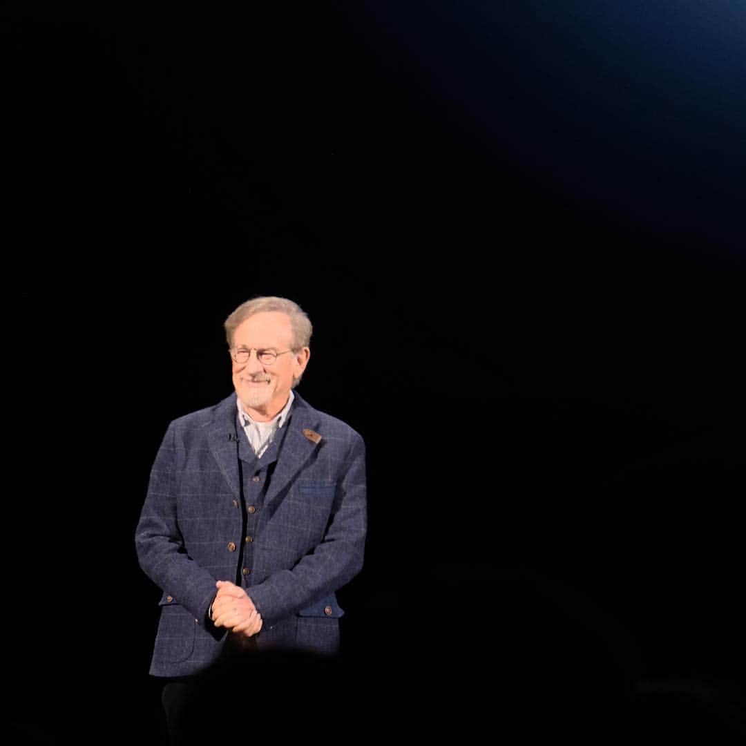 松村太郎のインスタグラム：「#AppleEvent #ItsShowTime Guests and Tim Cook.  #Apple #ApplePark #SteveJobsTheater  #アップル」