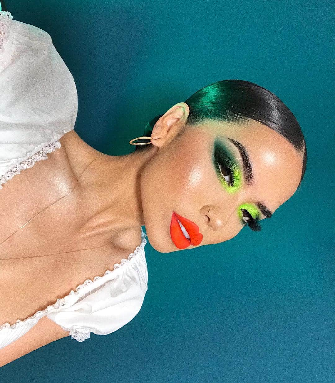 iluvsarahiiさんのインスタグラム写真 - (iluvsarahiiInstagram)「Why so serioussssss...because this look is MONEYYY🤑💚 i recreated @priscillaono look that she created last week and it just went up on my channel!!!(Link in my bio)  __________________________ Lips • @meltcosmetics Bang Bang + @meltcosmetics Go Go Lip Liner  Eyes • @colourpopcosmetics Just My Luck  Lashes • @toofaced Better than Sex Mascara + @lillylashes in Hollywood  Face • @hudabeauty Foundation in Tres Leches + @elfcosmetics Camo Concealer in Medium Sand + @maybelline Fit Me Powder  Cheeks • @benefitcosmetics Cheerleader Bronze Squad Palette  @urbandecaycosmetics All Night Setting Spray」3月26日 11時00分 - iluvsarahii