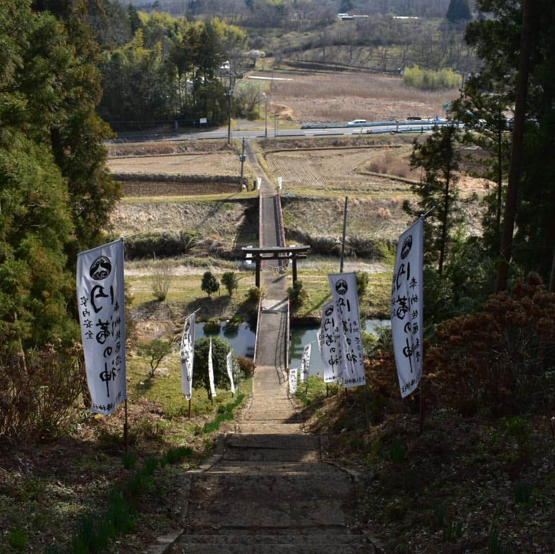 大河壮太さんのインスタグラム写真 - (大河壮太Instagram)「19/03/26/09:14 360日目、朝 #お野菜太郎 #住みます芸人 #農業で住みます芸人 #農業で住みます芸人in仙台 #仙台 #sendai #仙台坪沼 #坪沼 #坪沼八幡神社 #うつりかわり #季節 #春冬 #社務所 #社務所暮らし #nikon #d5600 #フォローミー #followme #晴れ」3月26日 11時05分 - 0831taro