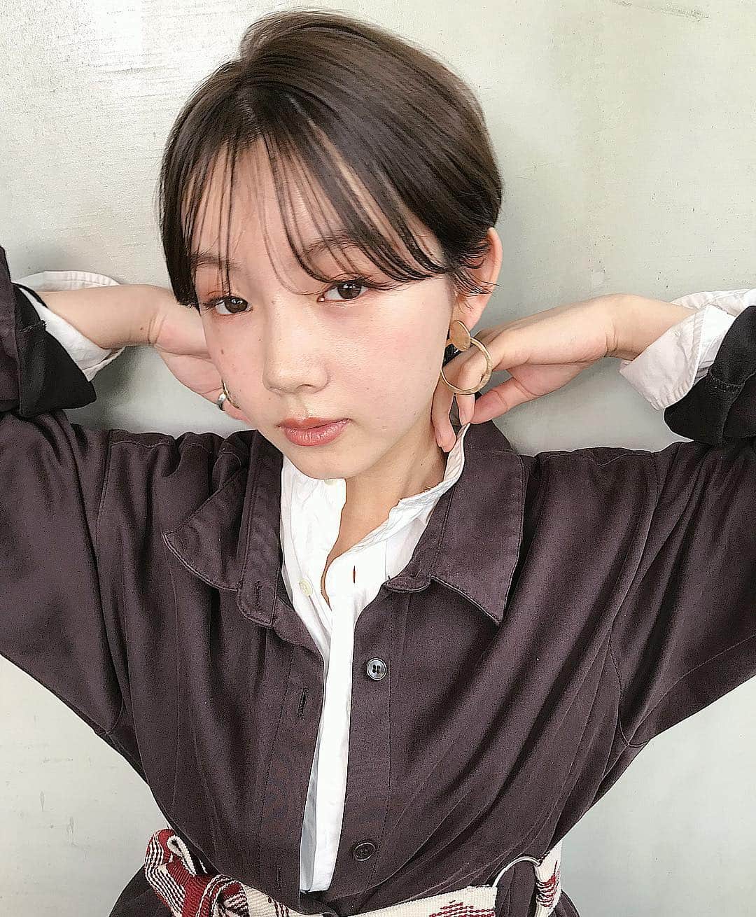 Ramie 山下未紗さんのインスタグラム写真 - (Ramie 山下未紗Instagram)「_ spring short ☺︎💭 . シルエットにこだわった straight short で この春夏涼しく過ごせそう☺︎✨ . short は、もみあげ. 襟足 . シルエット がとーーーっても大切です♩ . 【オススメNo,1全員】カット＋カラー＋超音波トリートメント￥21060→￥14000 . #Killa#bob#ボブ#ミニボブ#外ハネ#切りっぱなしボブ#外国人風カラー#アディクシーカラー#イルミナカラー#グレージュ#ハイライト#3dカラー#ブリーチなし#ミルクティーベージュ#ショートヘア#ショートヘア#マッシュショート」3月26日 11時11分 - misa_yamashita