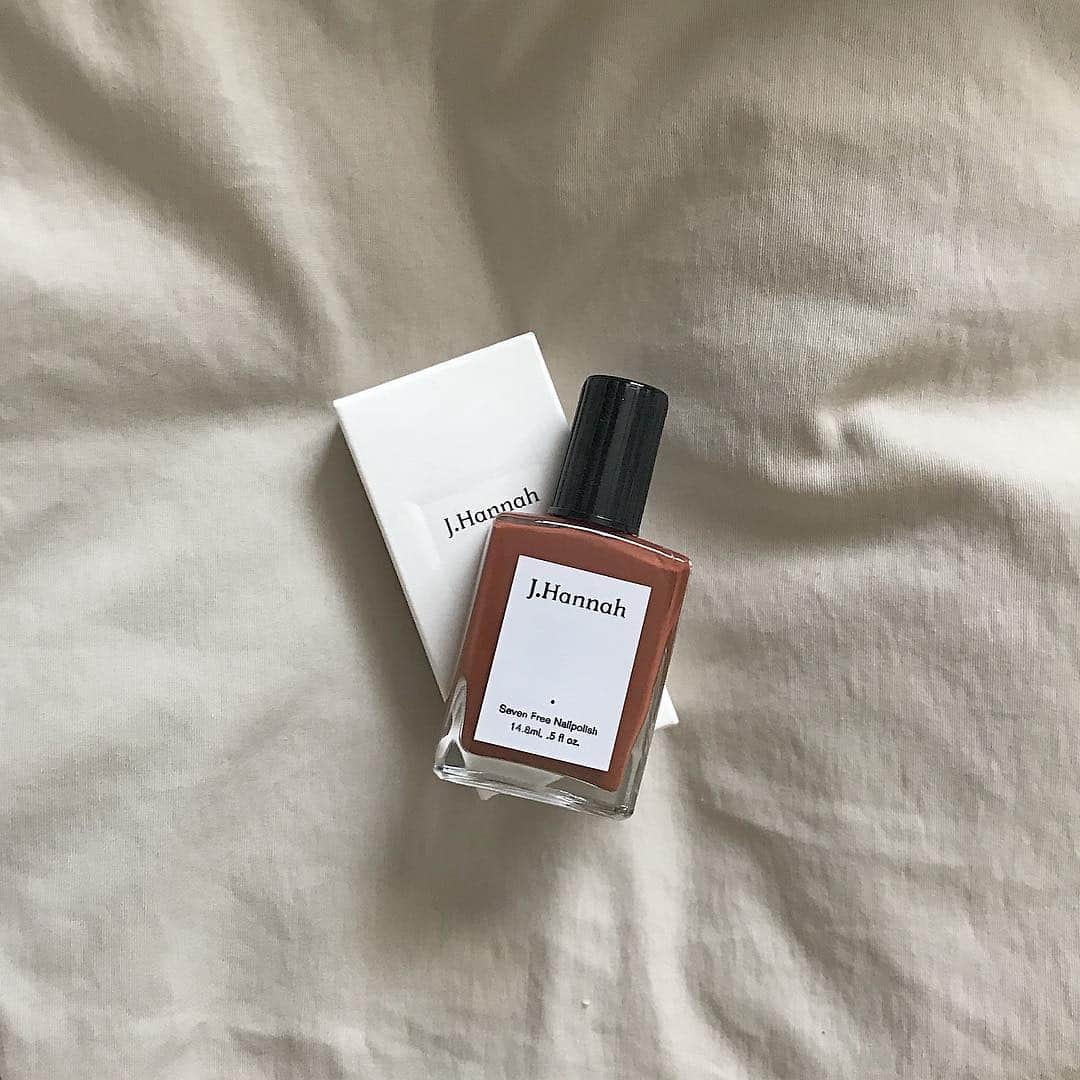 ukapiのインスタグラム：「. . . 今年の夏のお供に。 もうサンダルの季節ー👡 . . #jhannah #tomorrowland」