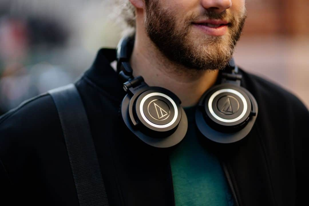 Audio-Technica USAさんのインスタグラム写真 - (Audio-Technica USAInstagram)「The ATH-M50xBT wireless over-ear headphones not only sound great, but they fit comfortably and look stylish. Click the link in our bio to learn more. . . . #AudioTechnica #ATHM50xBT #M50xBT #Music #MusicLovers #Headphones #WirelessHeadphones」3月26日 11時41分 - audiotechnicausa