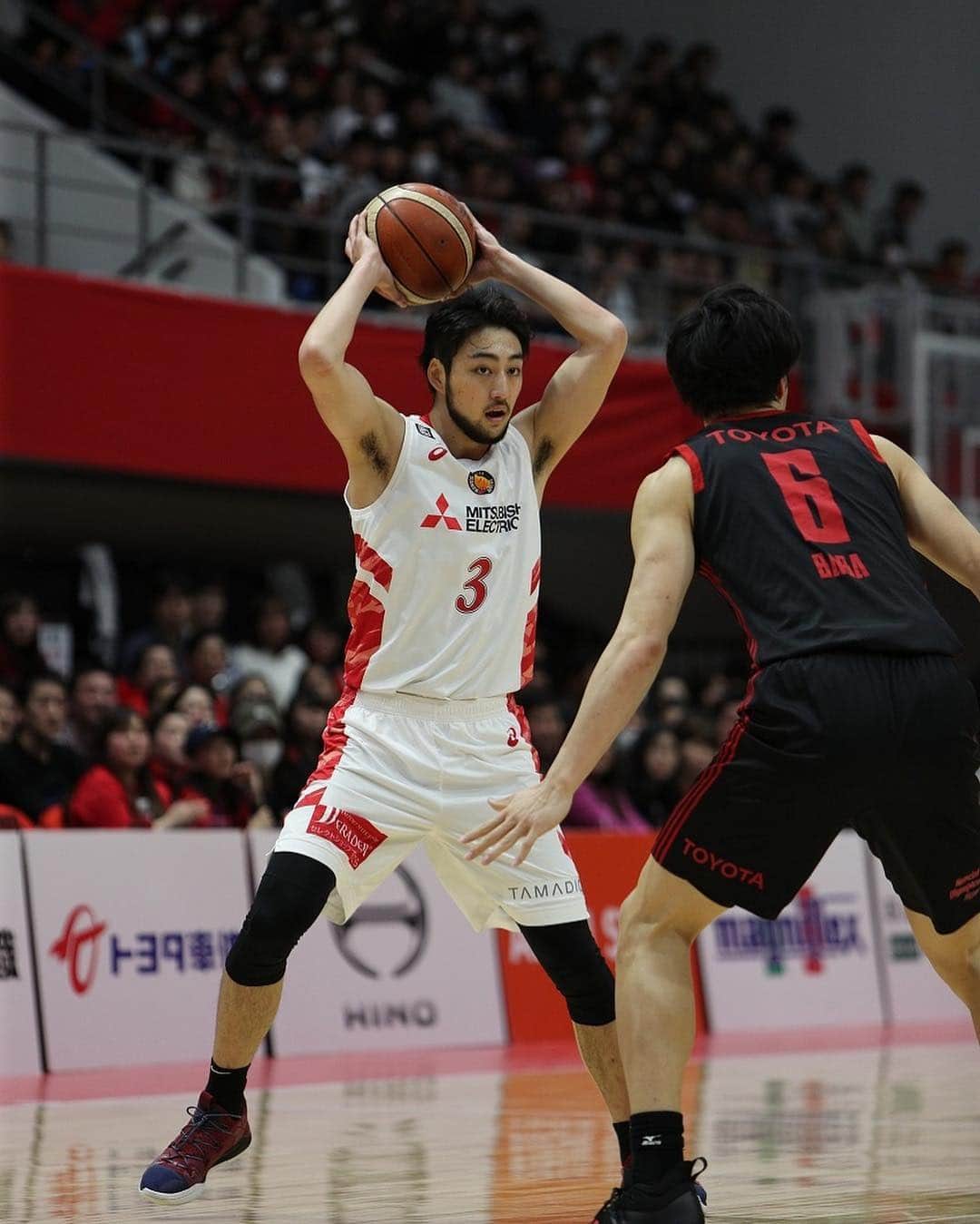名古屋ダイヤモンドドルフィンズ Nagoya Diamondさんのインスタグラム写真 - (名古屋ダイヤモンドドルフィンズ Nagoya DiamondInstagram)「Game 29 Highlight!!🔥﻿ ﻿ #名古屋ダイヤモンドドルフィンズ #ドルフィンズ #Bリーグ #バスケットボール #バスケ #アルバルク東京  #名古屋 #DORED #nagoya #BLEAGUE #nagoyadiamonddolphins #basketball #🏀﻿ ﻿ —————————————————﻿﻿ ﻿﻿ CHAMPIONSHIPに向けて、﻿﻿ ﻿﻿ ＊＊＊＊＊＊＊＊＊＊＊＊＊＊＊＊＊＊﻿﻿ #アカニソメロ キャンペーンを実施中！﻿﻿ ＊＊＊＊＊＊＊＊＊＊＊＊＊＊＊＊＊＊﻿﻿ ﻿﻿ 参加方法は#名古屋ダイヤモンドドルフィンズ のSNS公式アカウントをフォローして﻿﻿ 「#アカニソメロ 」のハッシュタグとチームへの応援メッセージをタイムラインに投稿するだけ✨﻿ ﻿﻿ 投稿してくれた方の中から抽選で10名様に"お好きな選手”のサイン入りグッズ を#プレゼント ﻿﻿ そして、318（ダイヤ）件と510（Go to）件達成でそれぞれオリジナル画像もご用意！！﻿﻿ ﻿﻿ さらに、#アカニソメロ の投稿が全アカウントを通して「888件」を超えた場合は、SNS配信限定、オリジナル画像もプレゼント致します🎁﻿ ﻿﻿ みなさんの投稿をお待ちしております！！﻿﻿ ﻿」3月26日 12時16分 - nagoyadolphins