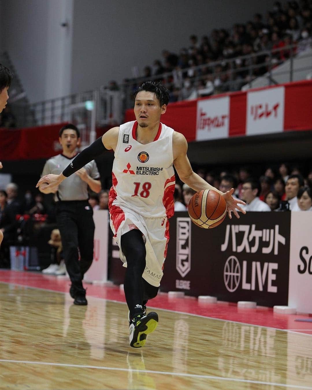 名古屋ダイヤモンドドルフィンズ Nagoya Diamondさんのインスタグラム写真 - (名古屋ダイヤモンドドルフィンズ Nagoya DiamondInstagram)「Game 29 Highlight!!🔥﻿ ﻿ #名古屋ダイヤモンドドルフィンズ #ドルフィンズ #Bリーグ #バスケットボール #バスケ #アルバルク東京  #名古屋 #DORED #nagoya #BLEAGUE #nagoyadiamonddolphins #basketball #🏀﻿ ﻿ —————————————————﻿﻿ ﻿﻿ CHAMPIONSHIPに向けて、﻿﻿ ﻿﻿ ＊＊＊＊＊＊＊＊＊＊＊＊＊＊＊＊＊＊﻿﻿ #アカニソメロ キャンペーンを実施中！﻿﻿ ＊＊＊＊＊＊＊＊＊＊＊＊＊＊＊＊＊＊﻿﻿ ﻿﻿ 参加方法は#名古屋ダイヤモンドドルフィンズ のSNS公式アカウントをフォローして﻿﻿ 「#アカニソメロ 」のハッシュタグとチームへの応援メッセージをタイムラインに投稿するだけ✨﻿ ﻿﻿ 投稿してくれた方の中から抽選で10名様に"お好きな選手”のサイン入りグッズ を#プレゼント ﻿﻿ そして、318（ダイヤ）件と510（Go to）件達成でそれぞれオリジナル画像もご用意！！﻿﻿ ﻿﻿ さらに、#アカニソメロ の投稿が全アカウントを通して「888件」を超えた場合は、SNS配信限定、オリジナル画像もプレゼント致します🎁﻿ ﻿﻿ みなさんの投稿をお待ちしております！！﻿﻿ ﻿」3月26日 12時16分 - nagoyadolphins