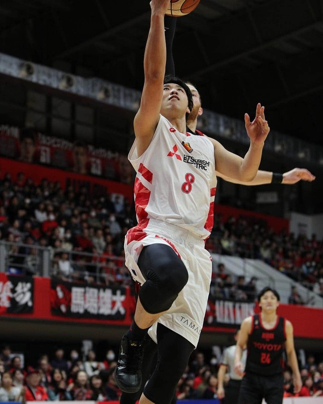 名古屋ダイヤモンドドルフィンズ Nagoya Diamondさんのインスタグラム写真 - (名古屋ダイヤモンドドルフィンズ Nagoya DiamondInstagram)「Game 29 Highlight!!🔥﻿ ﻿ #名古屋ダイヤモンドドルフィンズ #ドルフィンズ #Bリーグ #バスケットボール #バスケ #アルバルク東京  #名古屋 #DORED #nagoya #BLEAGUE #nagoyadiamonddolphins #basketball #🏀﻿ ﻿ —————————————————﻿﻿ ﻿﻿ CHAMPIONSHIPに向けて、﻿﻿ ﻿﻿ ＊＊＊＊＊＊＊＊＊＊＊＊＊＊＊＊＊＊﻿﻿ #アカニソメロ キャンペーンを実施中！﻿﻿ ＊＊＊＊＊＊＊＊＊＊＊＊＊＊＊＊＊＊﻿﻿ ﻿﻿ 参加方法は#名古屋ダイヤモンドドルフィンズ のSNS公式アカウントをフォローして﻿﻿ 「#アカニソメロ 」のハッシュタグとチームへの応援メッセージをタイムラインに投稿するだけ✨﻿ ﻿﻿ 投稿してくれた方の中から抽選で10名様に"お好きな選手”のサイン入りグッズ を#プレゼント ﻿﻿ そして、318（ダイヤ）件と510（Go to）件達成でそれぞれオリジナル画像もご用意！！﻿﻿ ﻿﻿ さらに、#アカニソメロ の投稿が全アカウントを通して「888件」を超えた場合は、SNS配信限定、オリジナル画像もプレゼント致します🎁﻿ ﻿﻿ みなさんの投稿をお待ちしております！！﻿﻿ ﻿」3月26日 12時16分 - nagoyadolphins