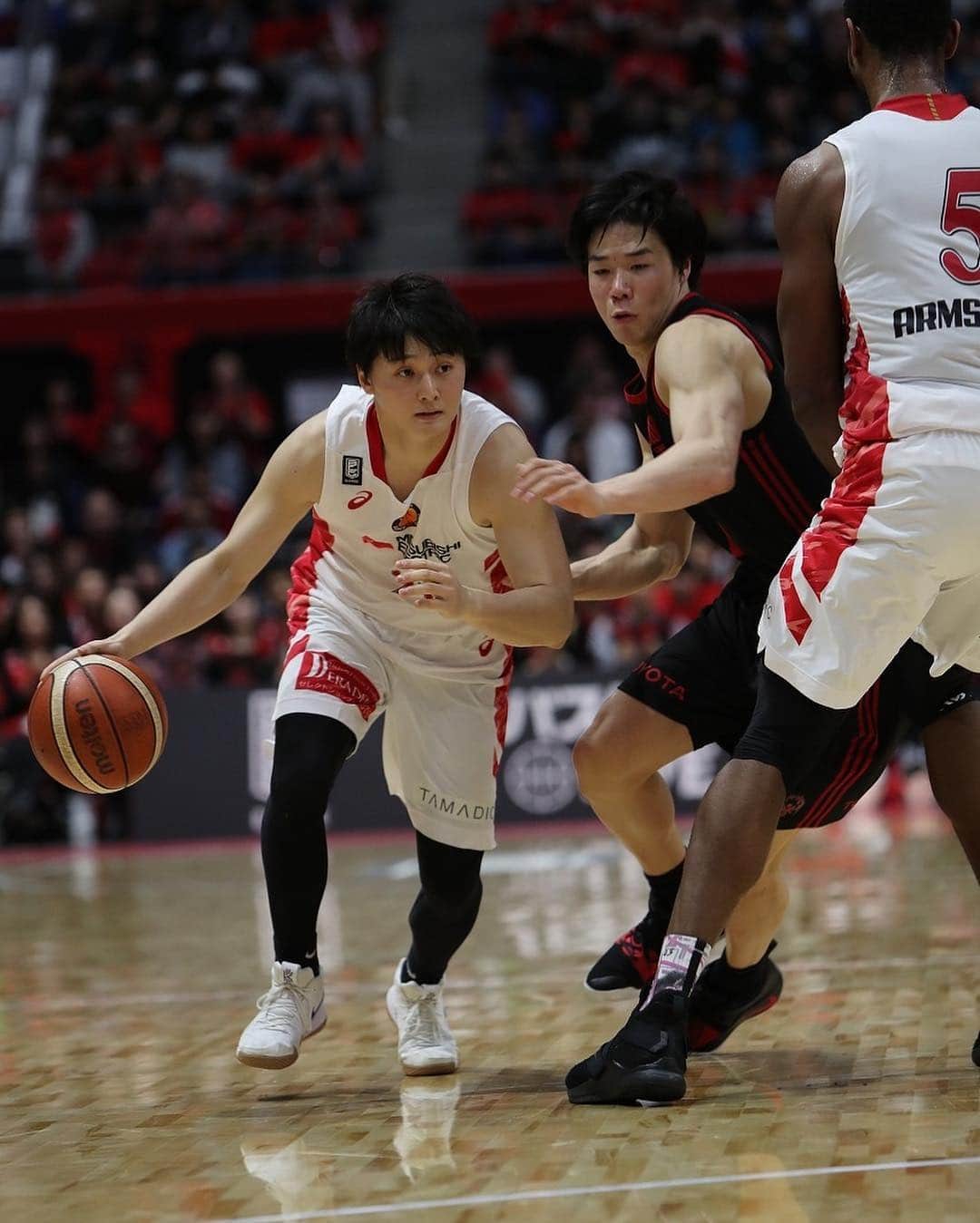 名古屋ダイヤモンドドルフィンズ Nagoya Diamondさんのインスタグラム写真 - (名古屋ダイヤモンドドルフィンズ Nagoya DiamondInstagram)「Game 29 Highlight!!🔥﻿ ﻿ #名古屋ダイヤモンドドルフィンズ #ドルフィンズ #Bリーグ #バスケットボール #バスケ #アルバルク東京  #名古屋 #DORED #nagoya #BLEAGUE #nagoyadiamonddolphins #basketball #🏀﻿ ﻿ —————————————————﻿﻿ ﻿﻿ CHAMPIONSHIPに向けて、﻿﻿ ﻿﻿ ＊＊＊＊＊＊＊＊＊＊＊＊＊＊＊＊＊＊﻿﻿ #アカニソメロ キャンペーンを実施中！﻿﻿ ＊＊＊＊＊＊＊＊＊＊＊＊＊＊＊＊＊＊﻿﻿ ﻿﻿ 参加方法は#名古屋ダイヤモンドドルフィンズ のSNS公式アカウントをフォローして﻿﻿ 「#アカニソメロ 」のハッシュタグとチームへの応援メッセージをタイムラインに投稿するだけ✨﻿ ﻿﻿ 投稿してくれた方の中から抽選で10名様に"お好きな選手”のサイン入りグッズ を#プレゼント ﻿﻿ そして、318（ダイヤ）件と510（Go to）件達成でそれぞれオリジナル画像もご用意！！﻿﻿ ﻿﻿ さらに、#アカニソメロ の投稿が全アカウントを通して「888件」を超えた場合は、SNS配信限定、オリジナル画像もプレゼント致します🎁﻿ ﻿﻿ みなさんの投稿をお待ちしております！！﻿﻿ ﻿」3月26日 12時16分 - nagoyadolphins