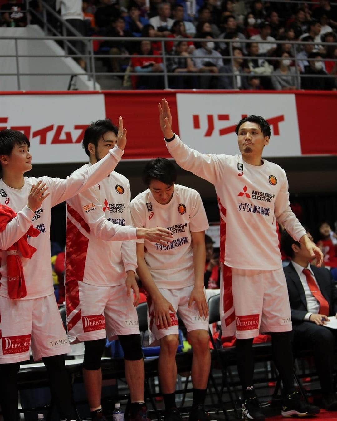 名古屋ダイヤモンドドルフィンズ Nagoya Diamondさんのインスタグラム写真 - (名古屋ダイヤモンドドルフィンズ Nagoya DiamondInstagram)「Game 29 Highlight!!🔥﻿ ﻿ #名古屋ダイヤモンドドルフィンズ #ドルフィンズ #Bリーグ #バスケットボール #バスケ #アルバルク東京  #名古屋 #DORED #nagoya #BLEAGUE #nagoyadiamonddolphins #basketball #🏀﻿ ﻿ —————————————————﻿﻿ ﻿﻿ CHAMPIONSHIPに向けて、﻿﻿ ﻿﻿ ＊＊＊＊＊＊＊＊＊＊＊＊＊＊＊＊＊＊﻿﻿ #アカニソメロ キャンペーンを実施中！﻿﻿ ＊＊＊＊＊＊＊＊＊＊＊＊＊＊＊＊＊＊﻿﻿ ﻿﻿ 参加方法は#名古屋ダイヤモンドドルフィンズ のSNS公式アカウントをフォローして﻿﻿ 「#アカニソメロ 」のハッシュタグとチームへの応援メッセージをタイムラインに投稿するだけ✨﻿ ﻿﻿ 投稿してくれた方の中から抽選で10名様に"お好きな選手”のサイン入りグッズ を#プレゼント ﻿﻿ そして、318（ダイヤ）件と510（Go to）件達成でそれぞれオリジナル画像もご用意！！﻿﻿ ﻿﻿ さらに、#アカニソメロ の投稿が全アカウントを通して「888件」を超えた場合は、SNS配信限定、オリジナル画像もプレゼント致します🎁﻿ ﻿﻿ みなさんの投稿をお待ちしております！！﻿﻿ ﻿」3月26日 12時16分 - nagoyadolphins