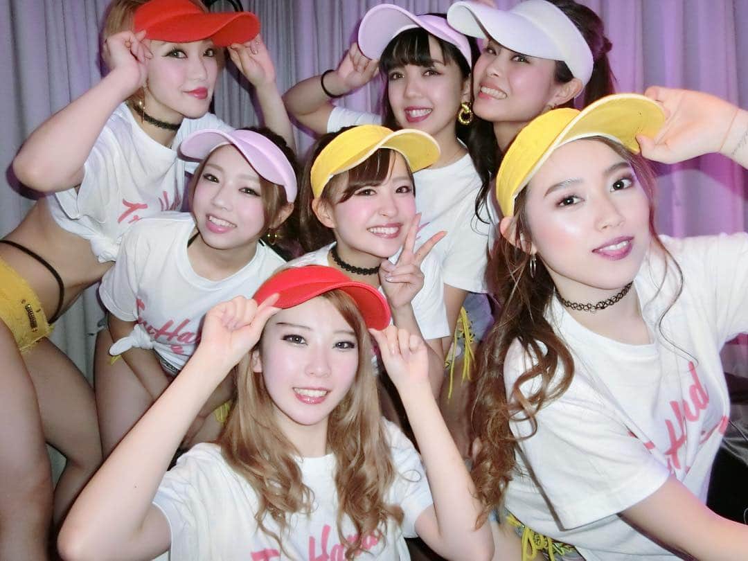 のインスタグラム：「. 𓇬𓇬 𓇬𓇬 声は出るようになりましたが かれこれ1カ月くらい喉痛いです☠️ 確実に咳のしすぎで 喉切れてます😱💙 . 怖いです。 . 処置方法教えてください👂 . まず病院行けよ🏥💊👨‍⚕💉ですよねw . 𓇬𓇬 𓇬𓇬 ‪#tryharddancers#TryHardJapan‬#osaka2nite#トライハード#トライハードダンサーズ#筋トレ女子#パーティー#インスタ映え#大人#クラブ#中丸千愛」