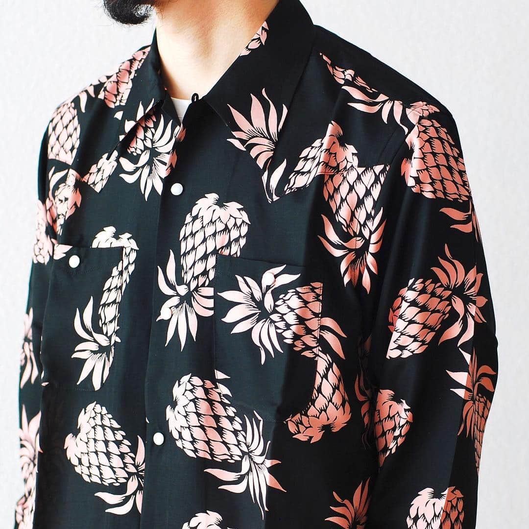 wonder_mountain_irieさんのインスタグラム写真 - (wonder_mountain_irieInstagram)「_ Needles / ニードルズ “One-up Cowboy Shirt -Pineapple/Black-” ￥33,480- _ 〈online store / @digital_mountain〉 http://www.digital-mountain.net/shopdetail/000000009067/ _ 【オンラインストア#DigitalMountain へのご注文】 *24時間受付 *15時までのご注文で即日発送 *1万円以上ご購入で送料無料 tel：084-973-8204 _ We can send your order overseas. Accepted payment method is by PayPal or credit card only. (AMEX is not accepted)  Ordering procedure details can be found here. >>http://www.digital-mountain.net/html/page56.html _ 本店：#WonderMountain  blog>> http://wm.digital-mountain.info/blog/20190326/ _ #NEPENTHES #Needles #ネペンテス #ニードルズ _ 〒720-0044 広島県福山市笠岡町4-18 JR 「#福山駅」より徒歩10分 (12:00 - 19:00 水曜定休) #ワンダーマウンテン #japan #hiroshima #福山 #福山市 #尾道 #倉敷 #鞆の浦 近く _ 系列店：@hacbywondermountain _」3月26日 12時28分 - wonder_mountain_