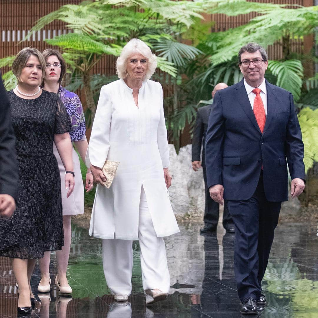 クラレンス邸さんのインスタグラム写真 - (クラレンス邸Instagram)「The Prince of Wales and The Duchess of Cornwall tonight joined the President of Cuba for an official welcome dinner at the Palacio de la Revolucion. #RoyalVisitCuba」3月26日 12時35分 - clarencehouse