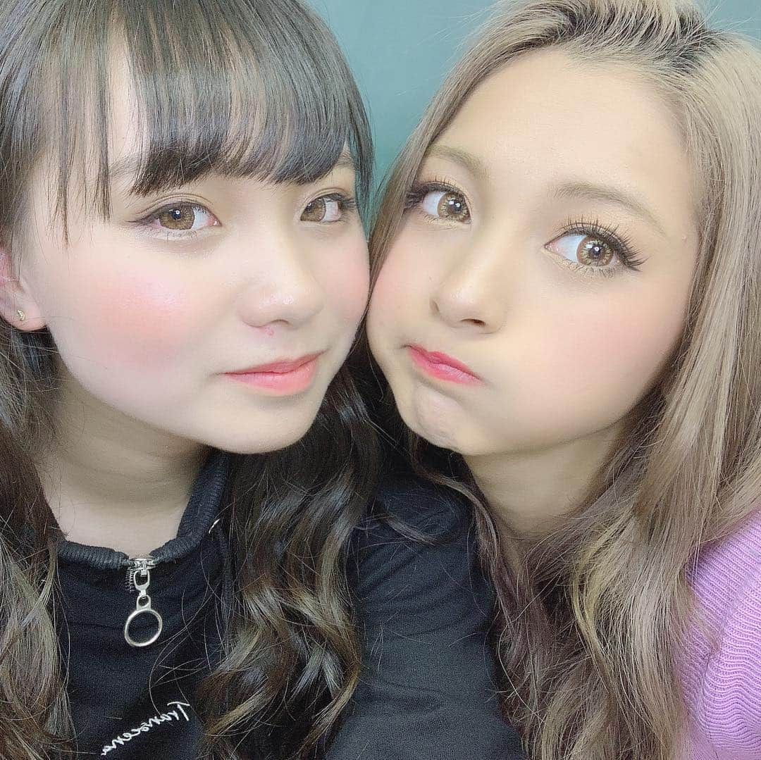 ゆきぽよさんのインスタグラム写真 - (ゆきぽよInstagram)「. . . リアル姉妹. . . 妹中学校卒業してから垢抜けた. 可愛すぎ。. . . #姉妹  #リアル姉妹」3月26日 12時48分 - poyo_ngy